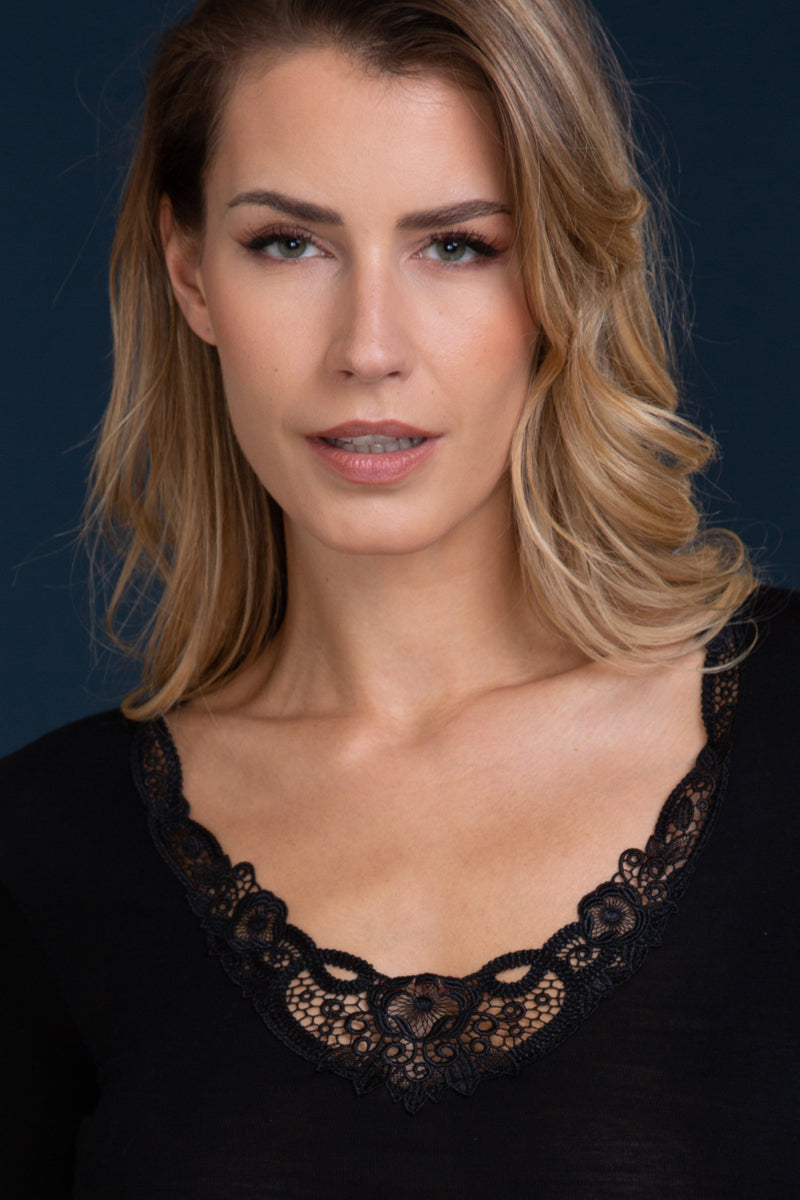 Women's undershirt 331 in silk wool - Wide shoulder and precious macramé insert