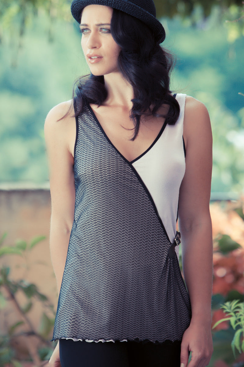 Canotta da donna 426 in viscosa - Spalla larga e dettaglio a cinturino