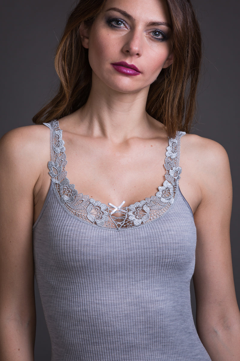 Women's tank top 676 in merino wool and silk - Wide shoulder and macramé insert