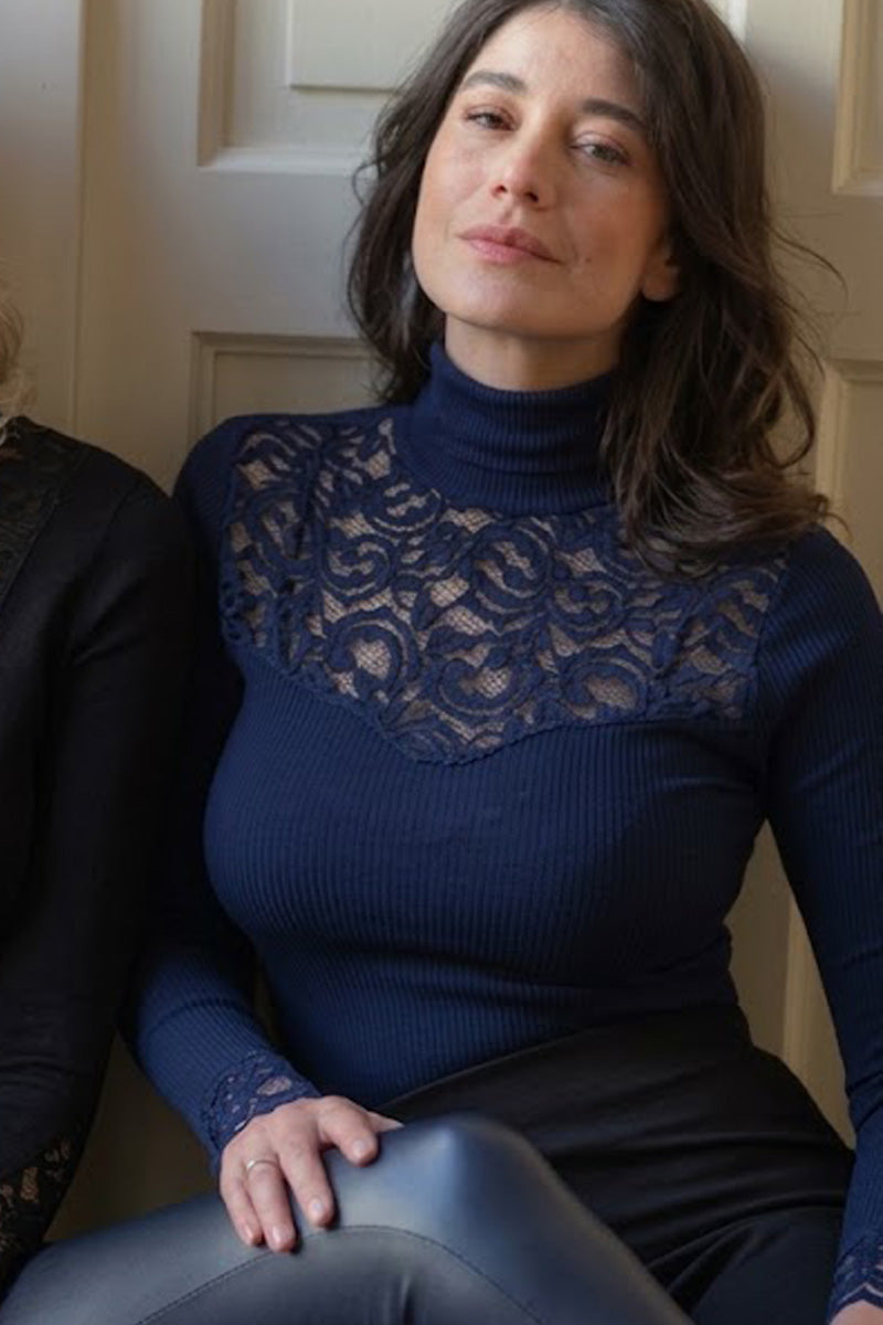 Maglia da donna 854 04 in tubolare costina lana merino e seta - Manica lunga lupetto e laize di pizzo