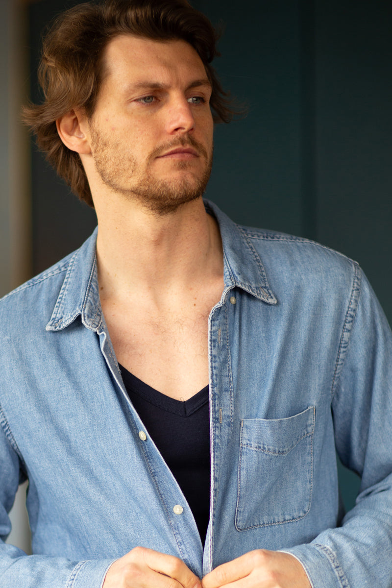 Canotta da uomo Mucrone in lana seta - Scollo a V profondo e spalla larga