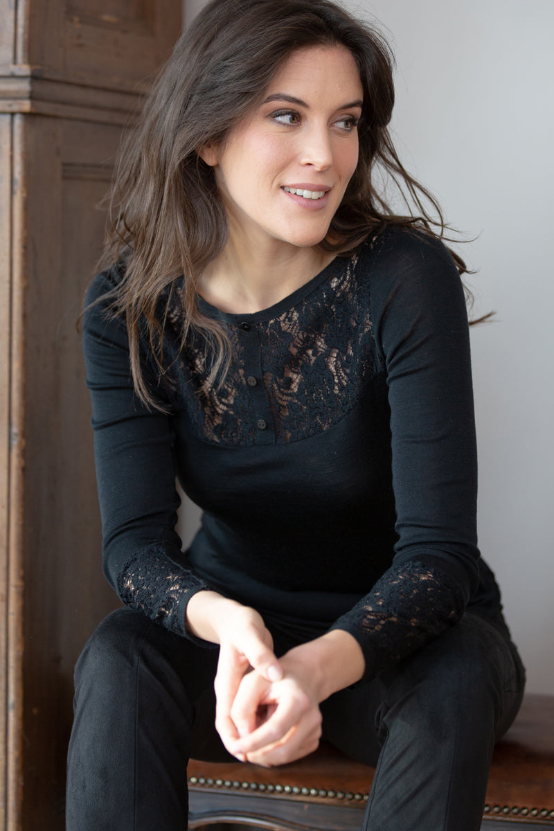 Women's long sleeve sweater Franci・ in silk wool - Crew neck with lace trim and applied serafino