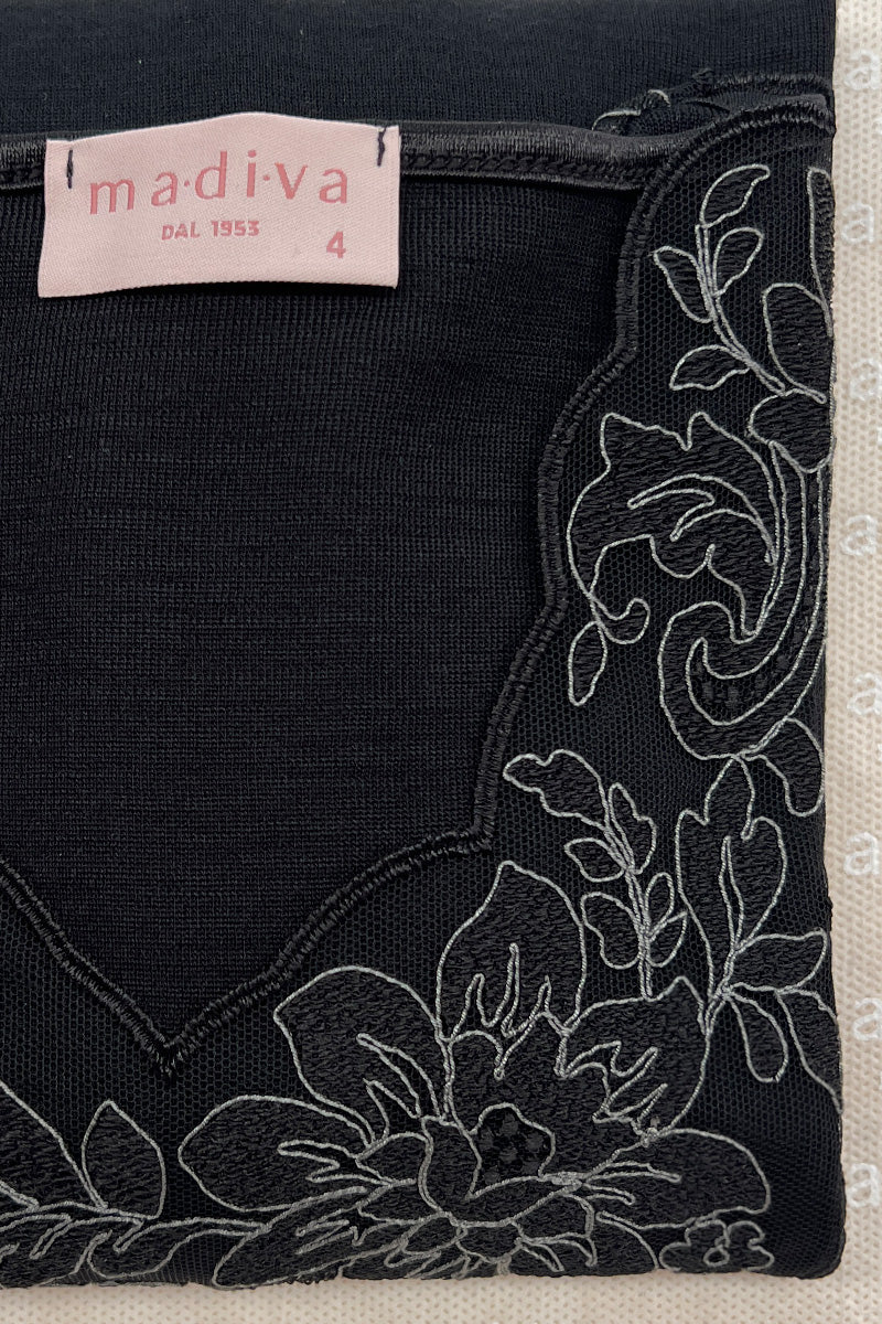 Freedom・Sleeveless in wool silk with tulle and macramé insert