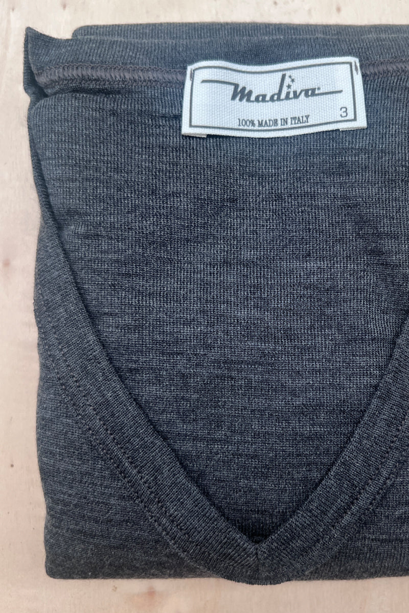 Maglietta intima da uomo Olbia in lana merino e seta - Scollo a V e traspirante