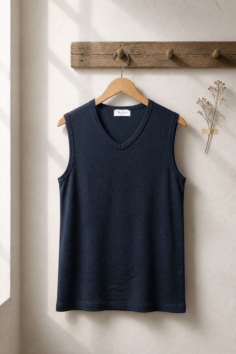 Men's sleeveless sweater Monviso in silk wool - V-neck and breathability