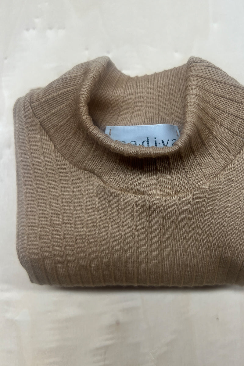 Olly children's turtleneck sweater in silk wool - Delicate on the skin and perfect to wear under a sweatshirt