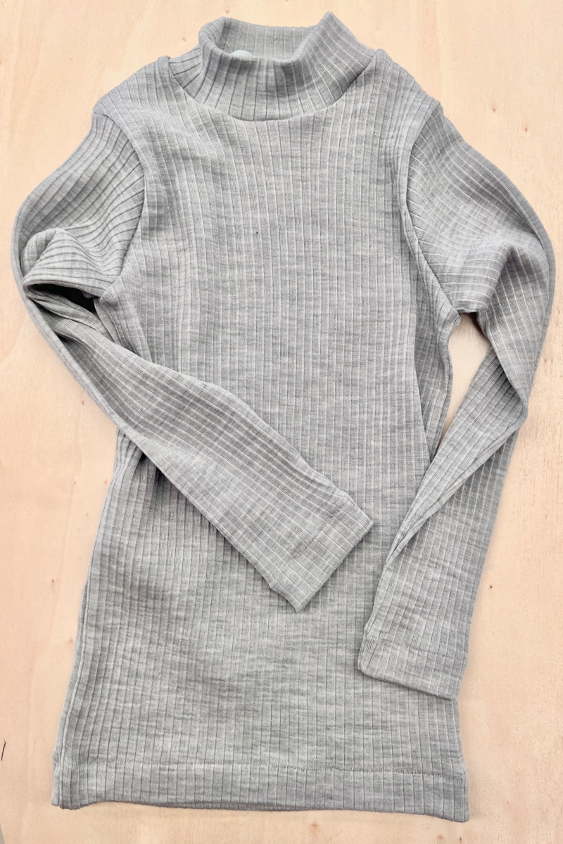 Olly children's turtleneck sweater in silk wool - Delicate on the skin and perfect to wear under a sweatshirt