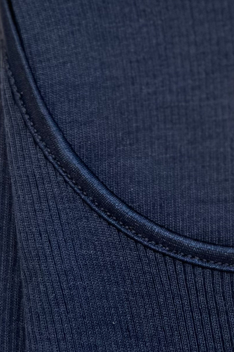 EGI Canotta Spallina Sottile Donna Con Bordi In Raso Lana Merinos 85 Seta 15 Realizzato Interamente In Italia Ottima Qaulit Art 140 L Nero Pv 1 EGI Canotta Spallina Sottile Donna Con Bordi In Raso Lana Merinos 85 Seta 15 Realizzato Interamente In Italia Ottima Qaulit Art 140 L Nero Pv 1