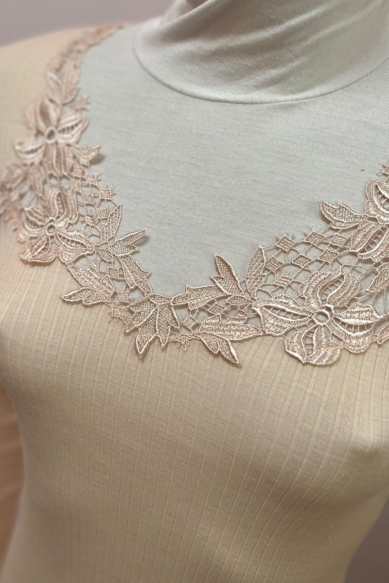Maglia manica lunga da donna Letizia in lana e seta - Inserti in macramé e design femminile